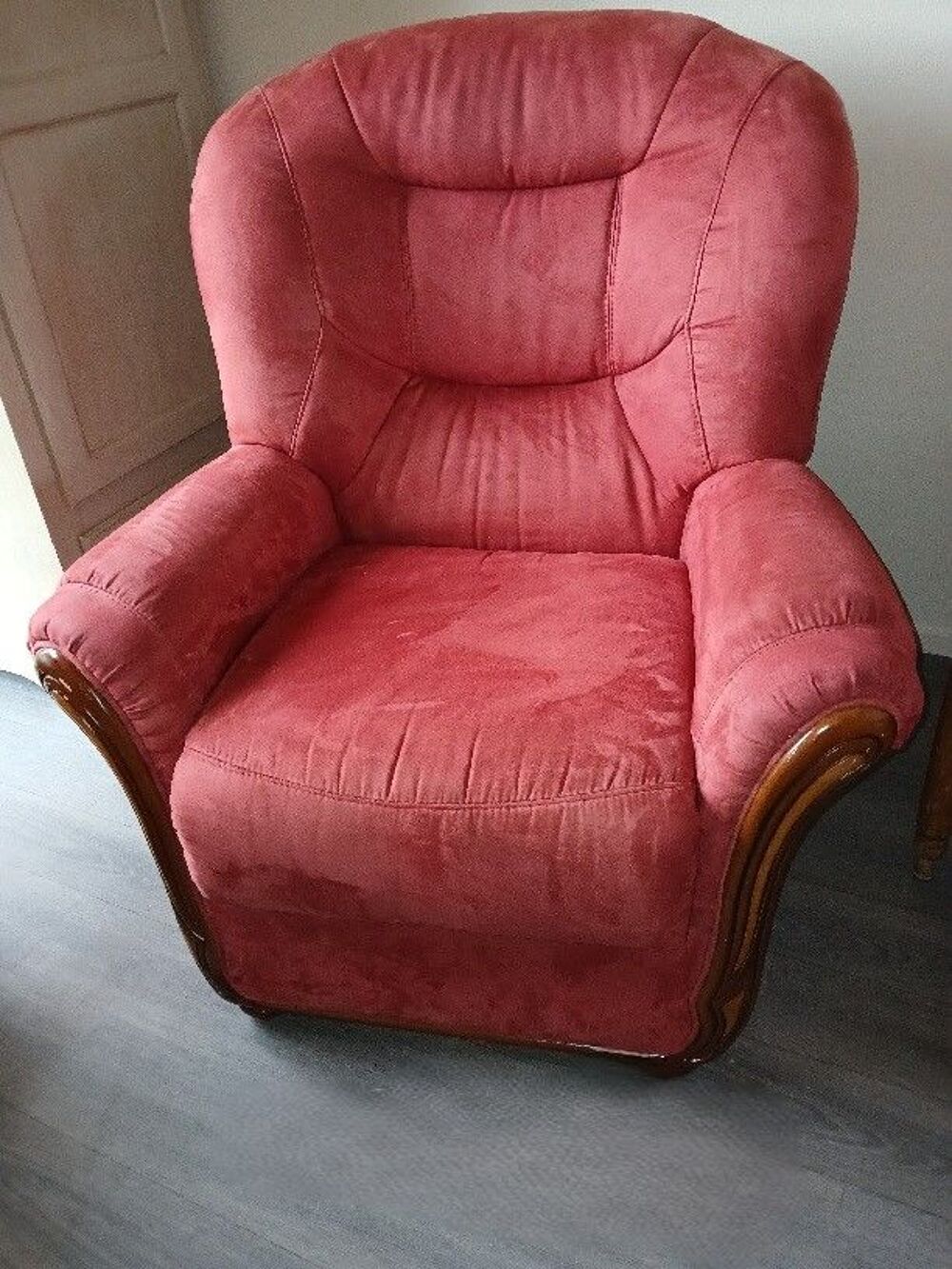 fauteuil tissu peau de p&egrave;che
NOUVEAU PRIX 15€ Meubles