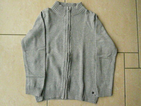 Gilet gris 8 ans (n�29) 7 Franqueville-Saint-Pierre (76)