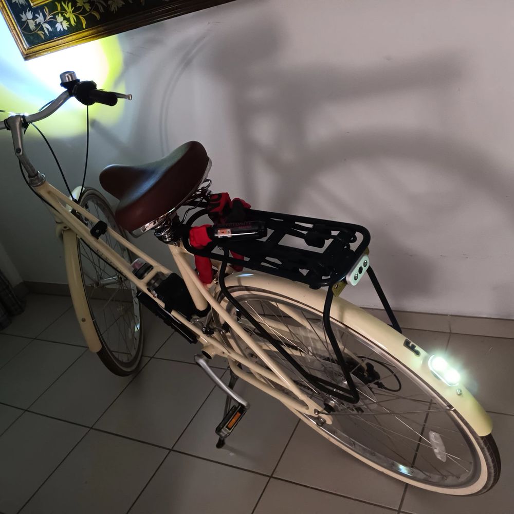 V&eacute;lo mixte en tr&egrave;s bon &eacute;tat Vlos