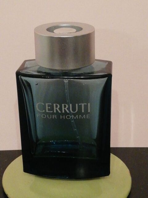 Flacon VAPORISATEUR VIDE EAU DE TOILETTE  CERRUTI  POUR HOMM 4 cuisses (71)