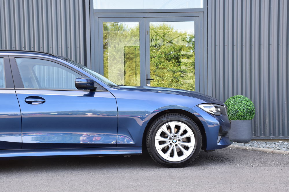 S&eacute;rie 3 Touring 318d 150 ch BVA8 Lounge 2022 occasion 56300 Pontivy