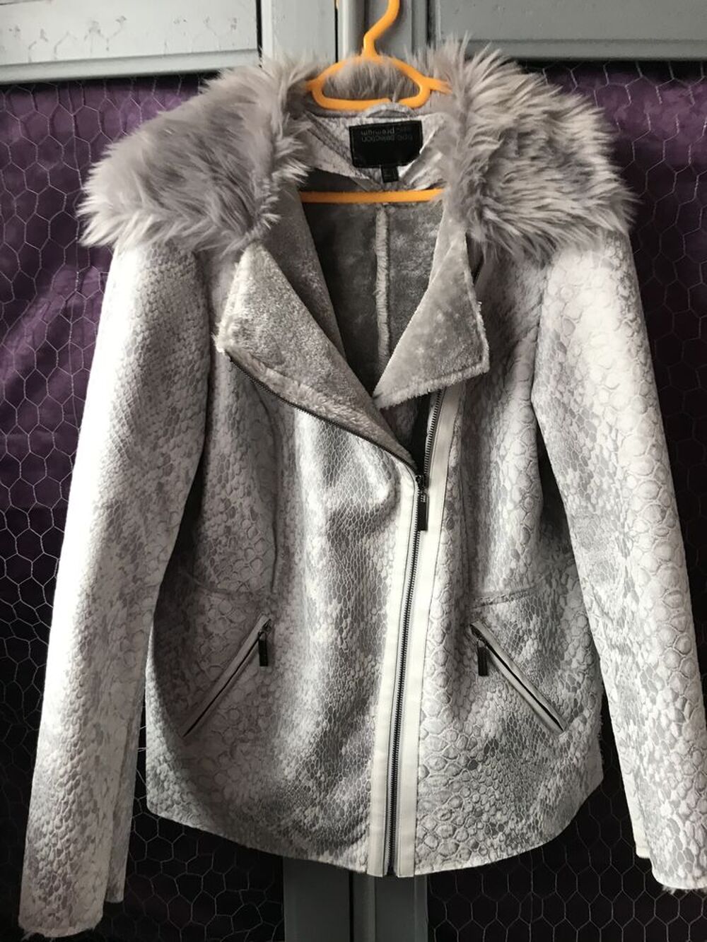 Blouson bombardier motifs serpent couleur argent Vêtements
