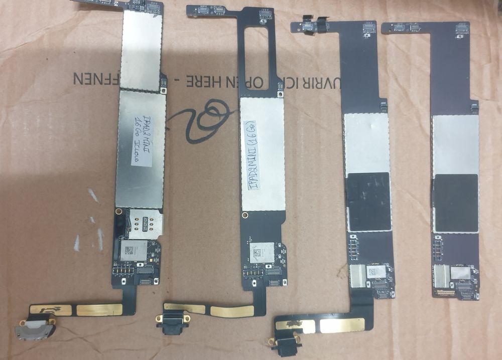 Lot de tablettes Apple pour pi&egrave;ces 1 Téléphones et tablettes