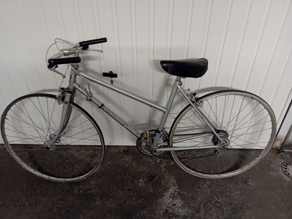 Plusieurs Vtts,et V&eacute;los Vélos