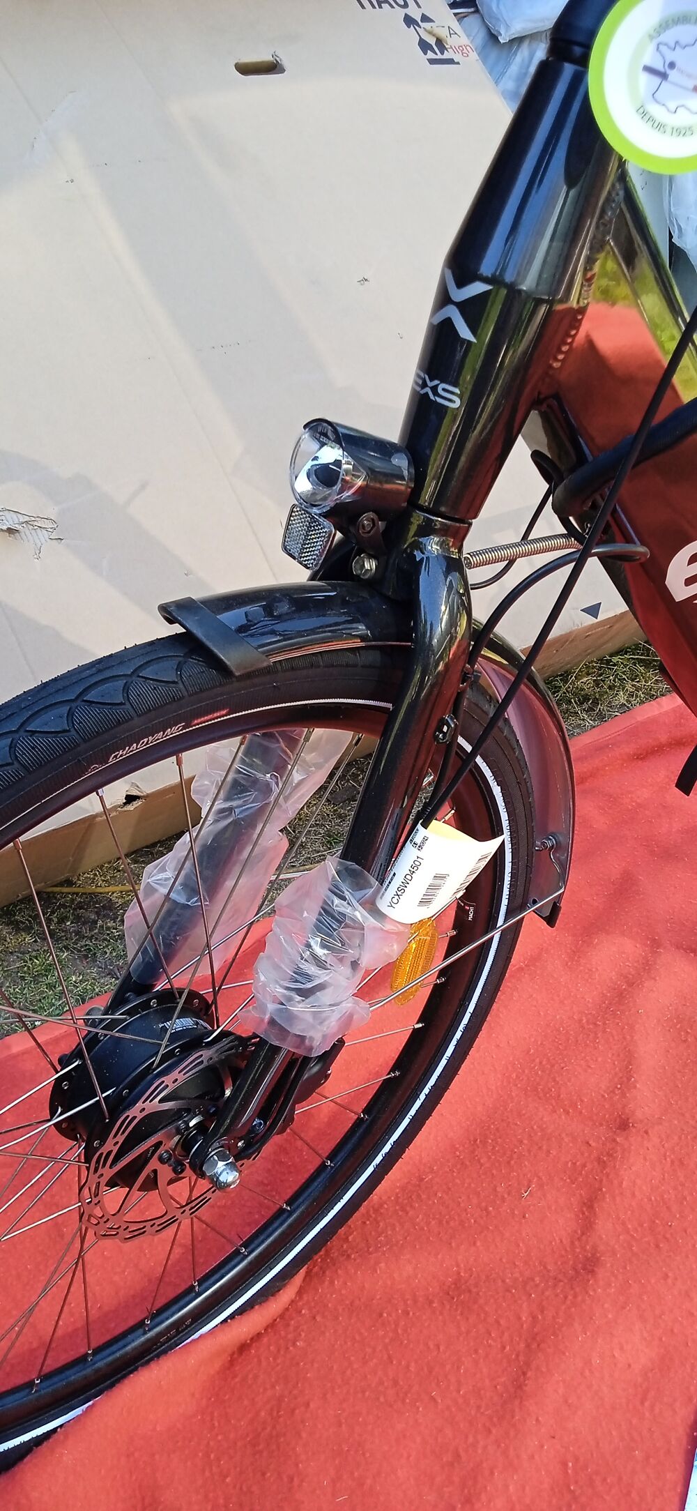 V&eacute;lo &eacute;lectrique EXS Cr&eacute;billon VAE Noir brillant Neuf Sports