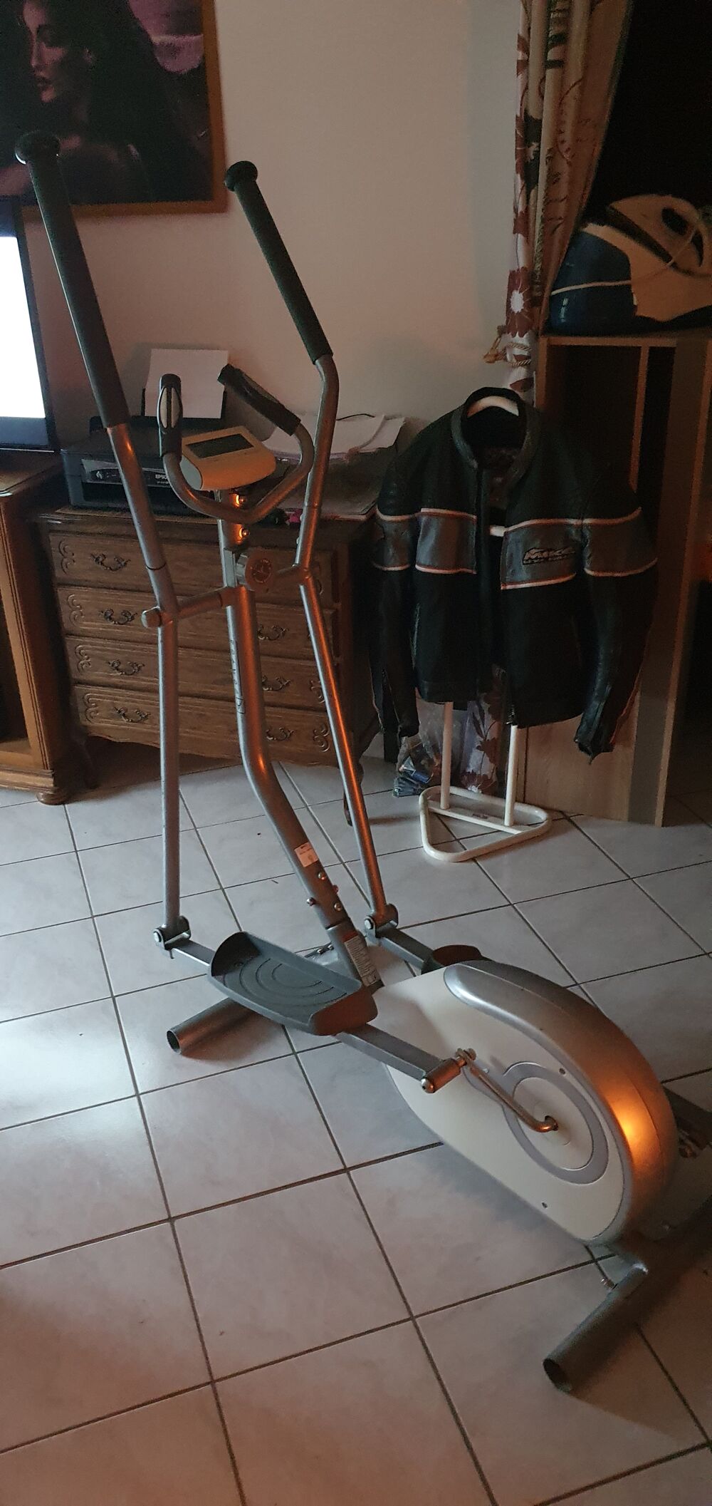 Divers mobilier .bois , ch&ecirc;ne . Merisier , noyer Meubles