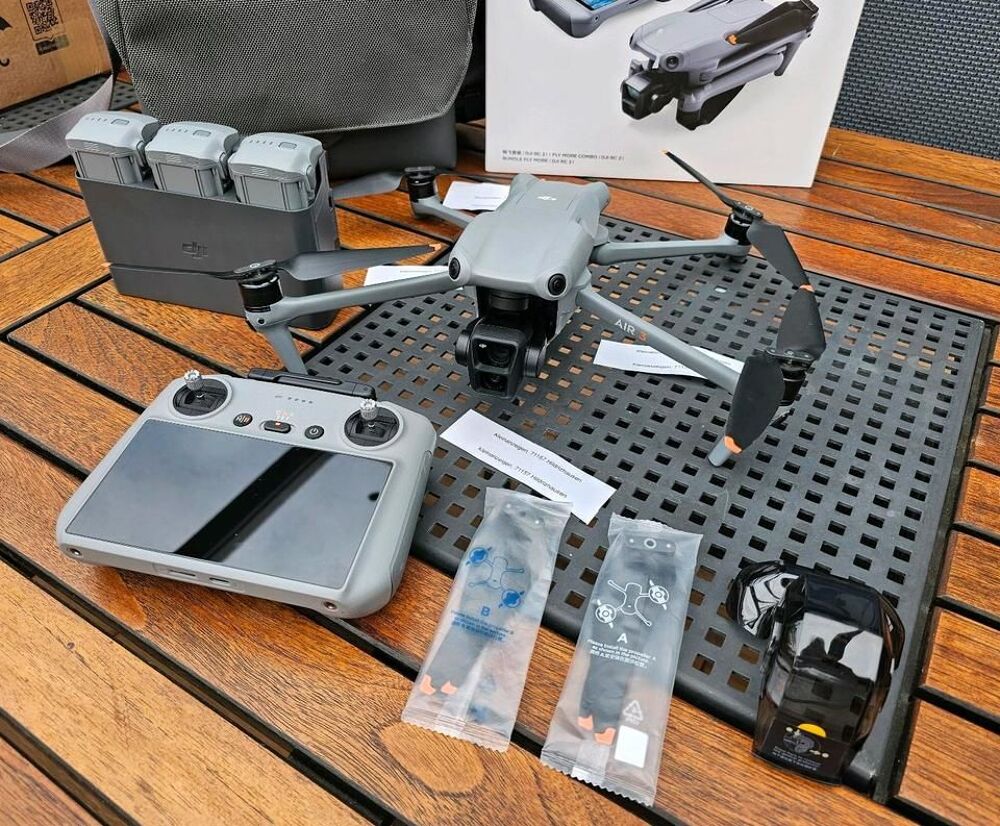 DJI Air 3 Fly plus combo avec rc2 Sports