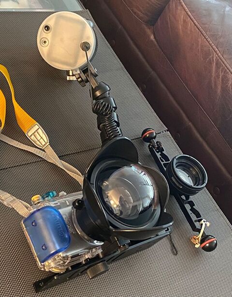 Ensemble sous-marin CANON / Caisson �tanche / Optiques INON 700 Nogent-sur-Marne (94)