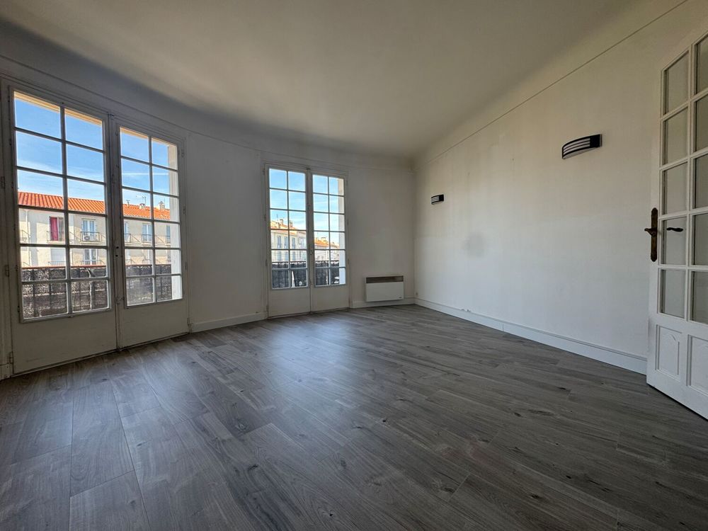 Vente Appartement Grand T3 traversant 91 m² - 3 balcons - Parking privatif - C Perpignan