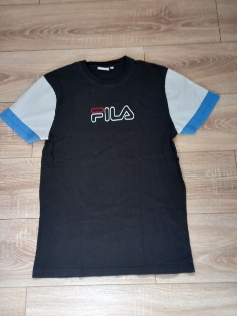 Tee-shirt manches courtes noir marque Fila taille S Villiers (86)