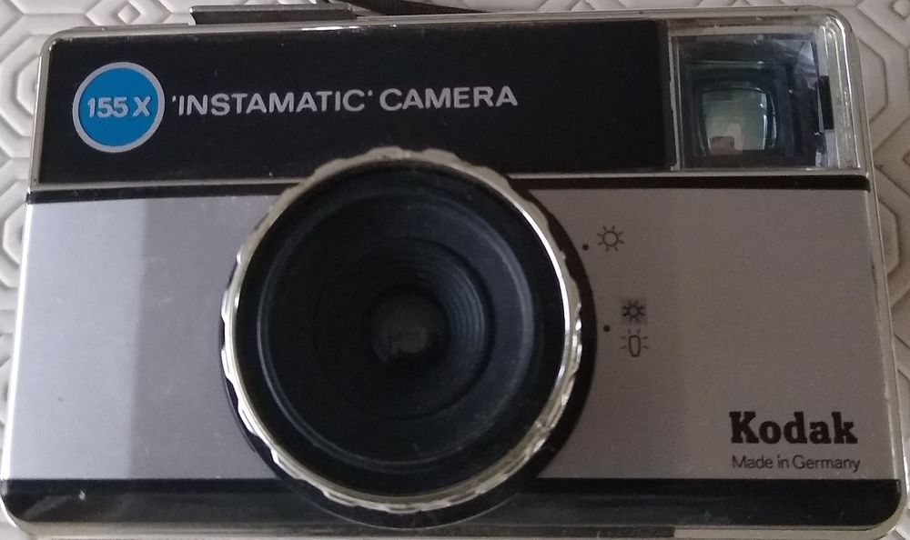 Ancien appareil photo kodak INSTAMATIC CAMERA 155X 
