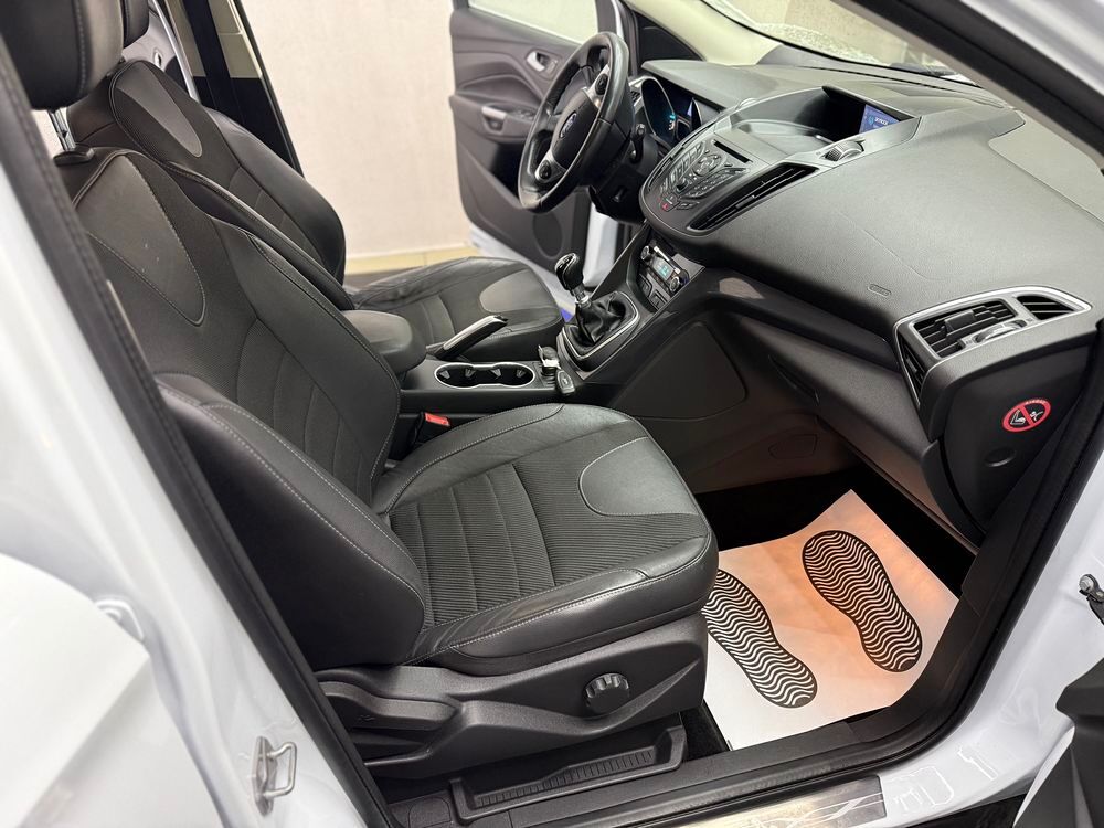 Kuga 2.0 TDCi 150 S&S 4x4 Titanium 2015 occasion 69120 Vaulx-en-Velin