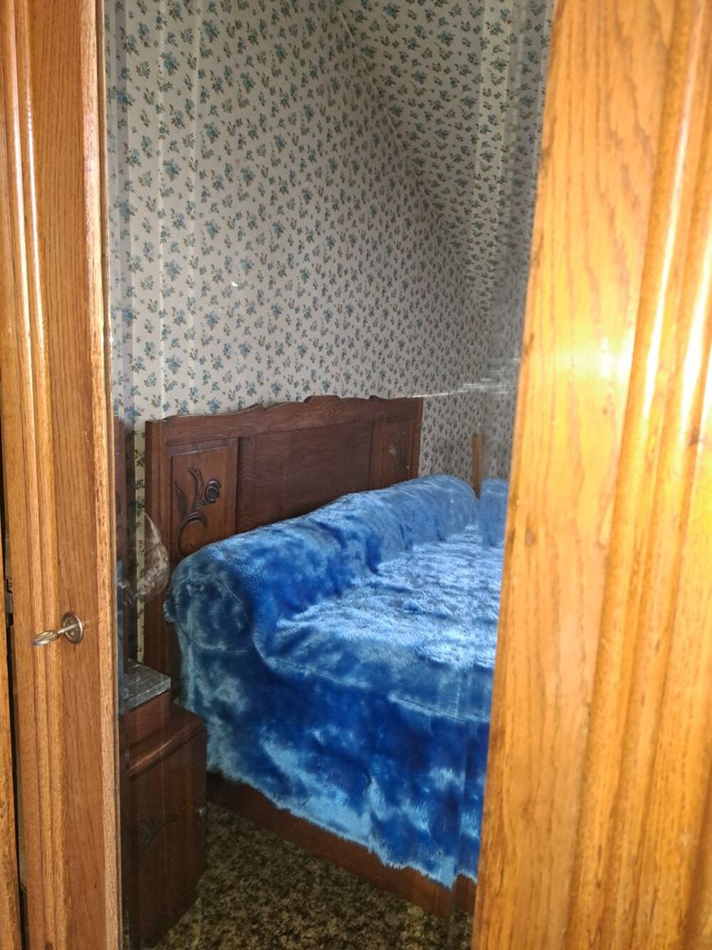 Chambre &agrave; coucher (adultes) compl&egrave;te &agrave; r&eacute;cup&eacute;rer sur place Meubles
