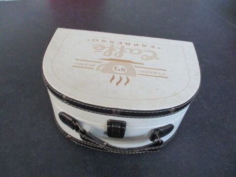 Boite � caf� 15 Castres (81)