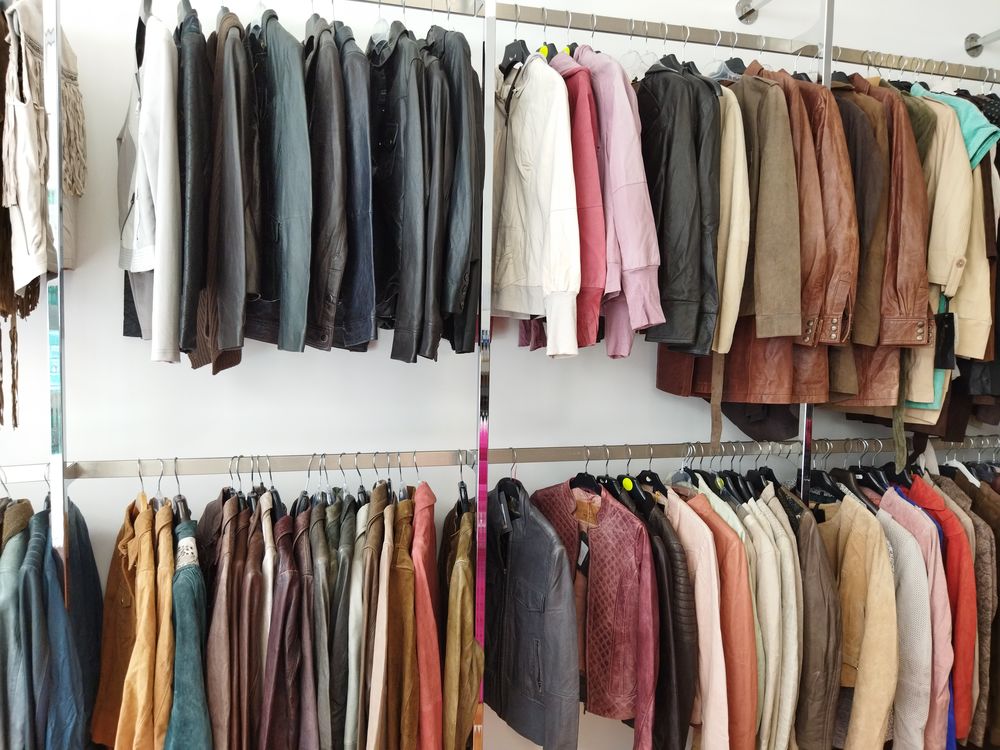 
Destockage lot de 150 vestes en cuir Vêtements