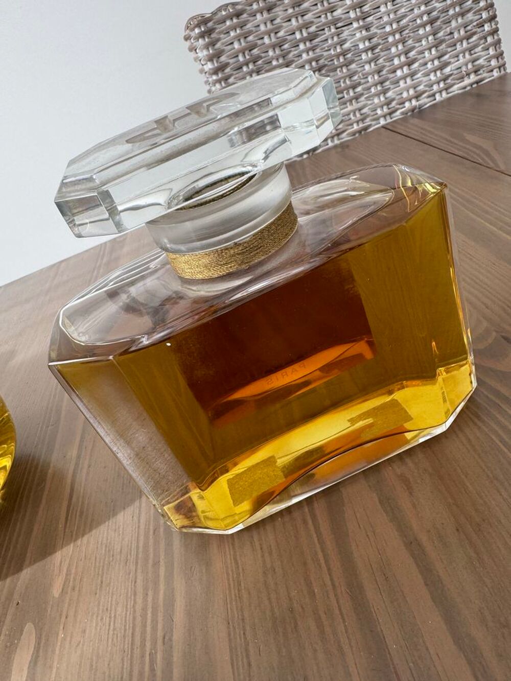 factice g&eacute;ant de parfum Joy de Jean patou 