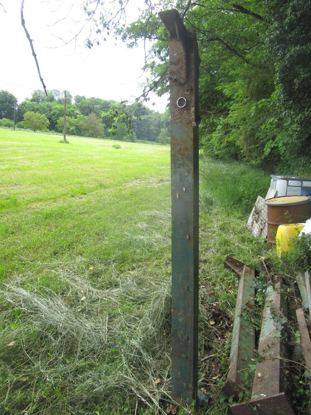 3 poteaux lourd fer 14x12 long 2m Bricolage
