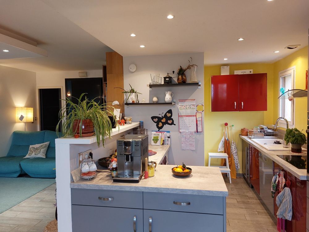 A SAISIR, BELLE CUISINE MODERNE ! TRES BON ETAT Meubles