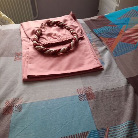 Double rideau avec embrase torsad�e �tat neuf Saint-Dizier (52)