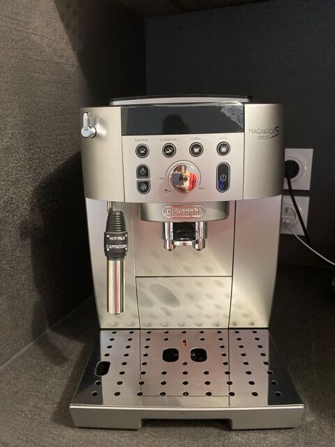 Machine à café grains neuve Magnificas Smart sous Garantie 350 Cranves-Sales (74)