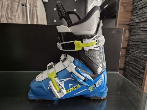Chaussure de ski pour enfants NORDICA T3 bleues. 28 Saint-Gervais-les-Bains (74)