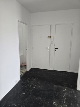  Appartement à louer 3 pièces 57 m²