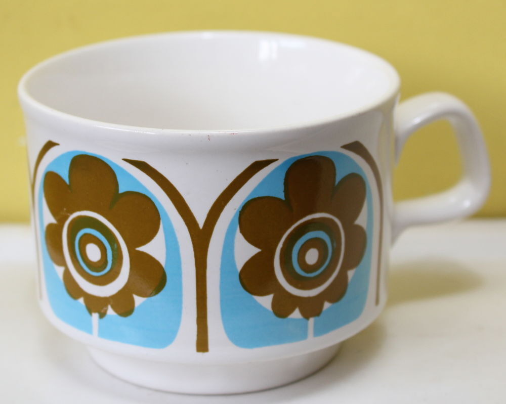 Tasse mug vintage 60 - 70 STAFFORDSHIRE POTTERIES ENGLAND bl Cuisine