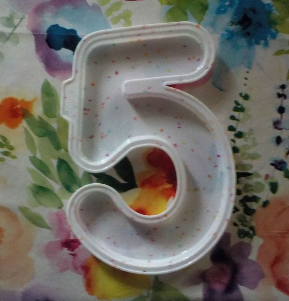 1 MOULE NUMBER CAKE 5 SILICONE NEUF Cuisine