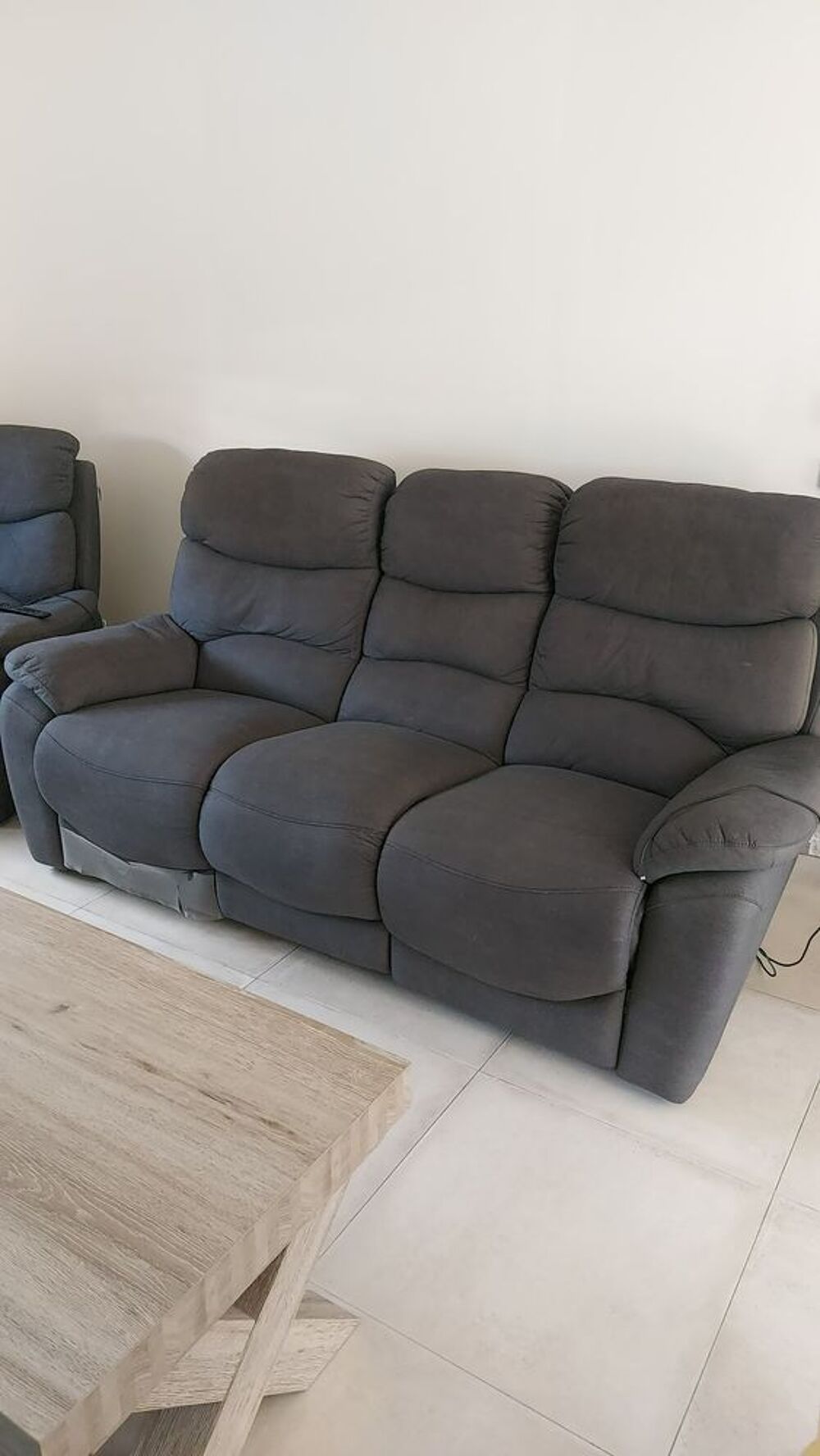 Canap&eacute; 3 places et 2 fauteuils relax &eacute;lectriques Meubles