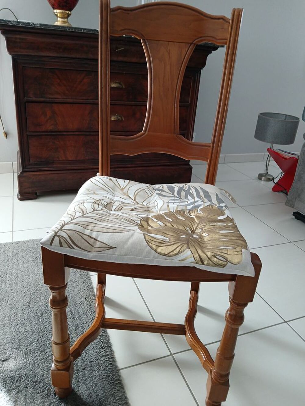 Table ovale et 6 chaises Meubles