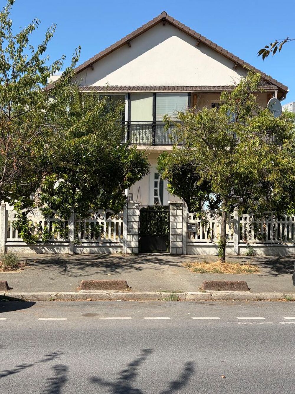 Maison 9 pièces 180 m² · à Saint-Denis · 180 m² · 470 000 €