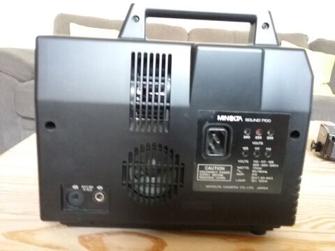 PROJECTEUR POUR CAMERA SUPER 8
ET BOBINE POUR CAMERA SUPER 8 80 L'Horme (42)