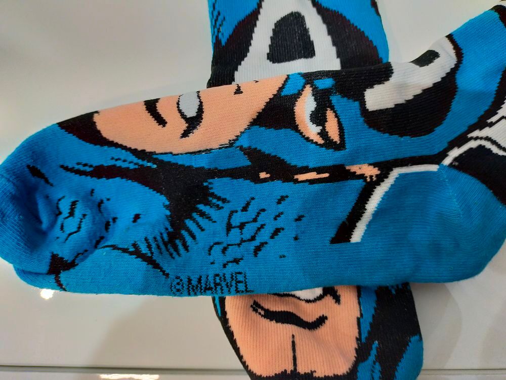 chaussettes adultes et montantes de marque " marvel-Captiane Vêtements