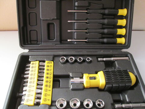 COFFRET A OUTILS   NEUF 30 Marseille 9 (13)