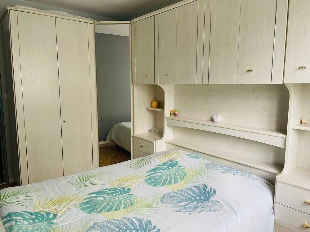 Chambre pont avec armoire attenante Meubles
