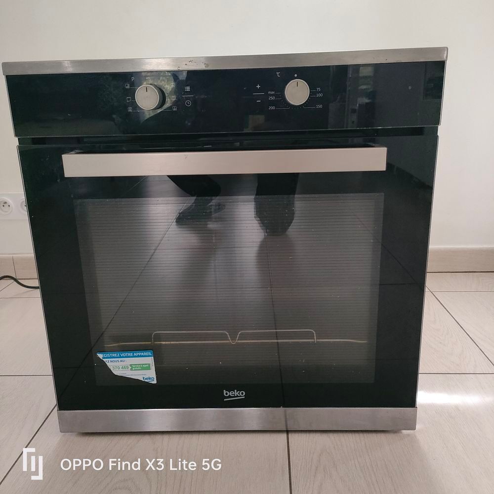 Four encastrable BEKO Electrom�nager