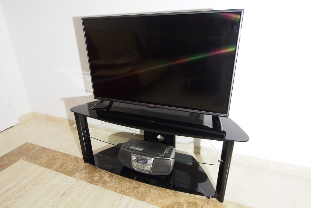 Meuble T&eacute;l&eacute; en verre , 38 Euros occasion, Miribel (01700) , Meubles