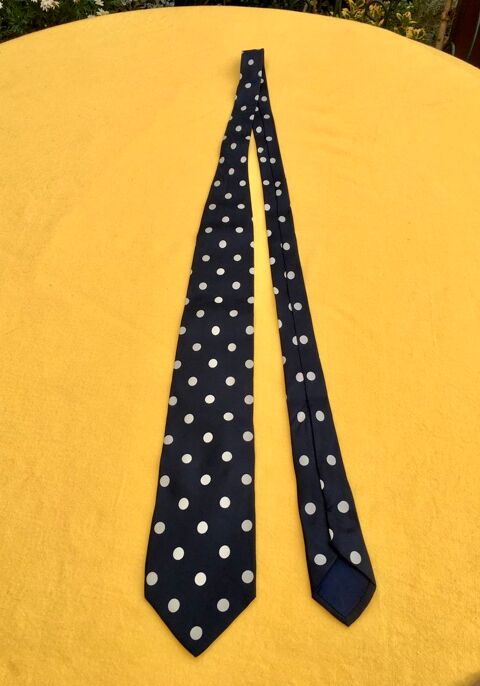 Cravate authentique Emporio Armani NEUVE,100% soie,Bleu nuit 30 L'Isle-Jourdain (32)