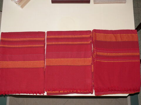 Jet�s de canap� ou dessus-de-lit 30 Saintes (17)