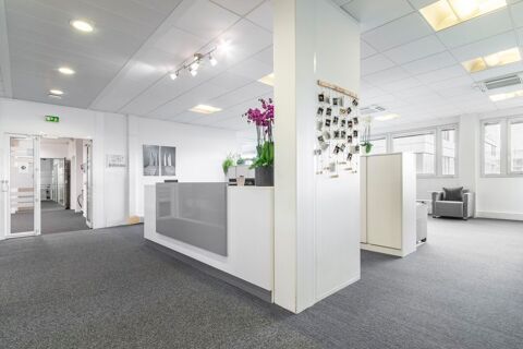 Louez un grand espace de bureau pour 50 personnes &agrave; CERGY, Stop & Work Cergy 15662 95000 Boisemont