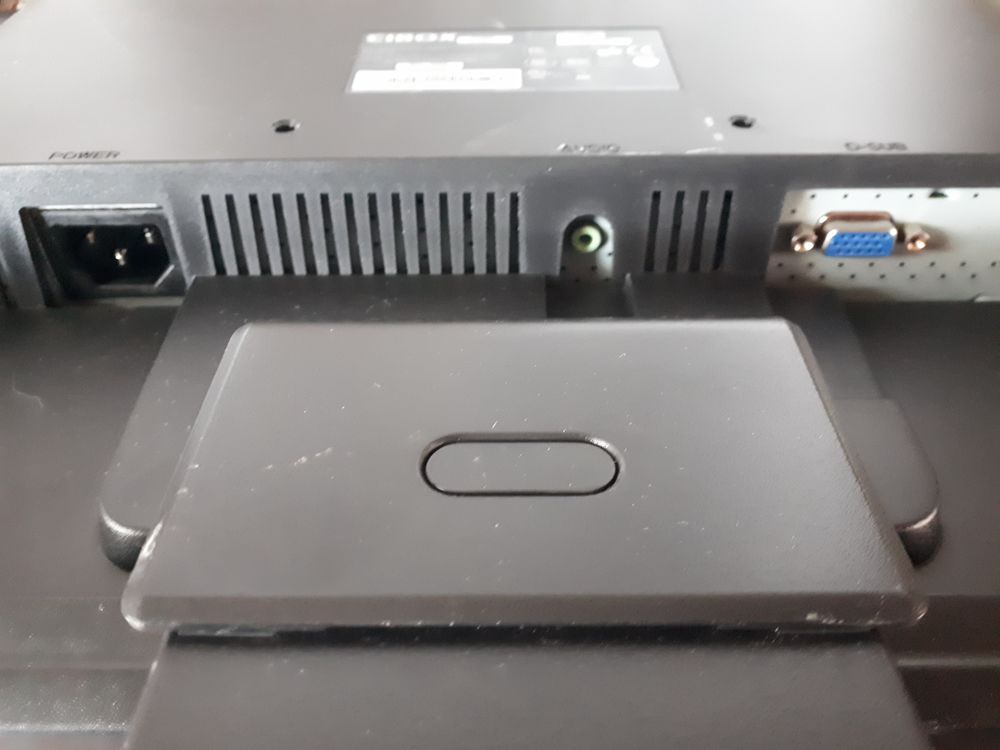 Ecran PC CIBOX Matériel informatique
