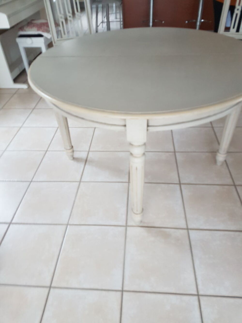 Table salle &agrave; manger ronde Meubles