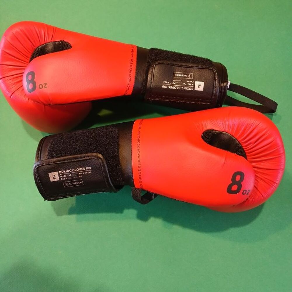 sac de frappe + gants de boxe Sports