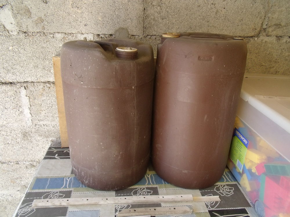 2 tonneaux plastique Bricolage