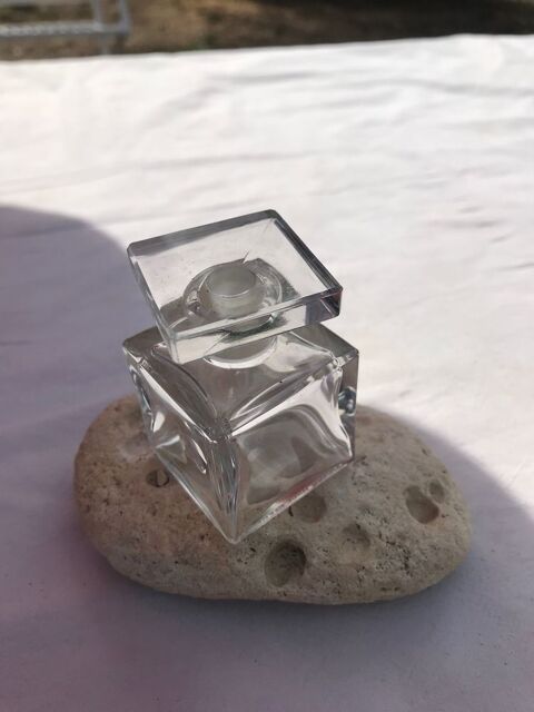 Flacon de parfum en verre 5 Mottier (38)