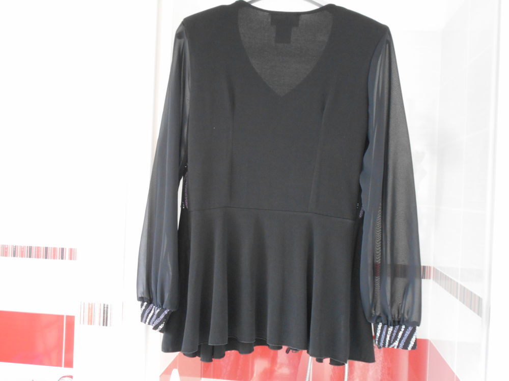 Joli haut manches longues AFIBEL neuf Taille 38/40 M/L Vêtements