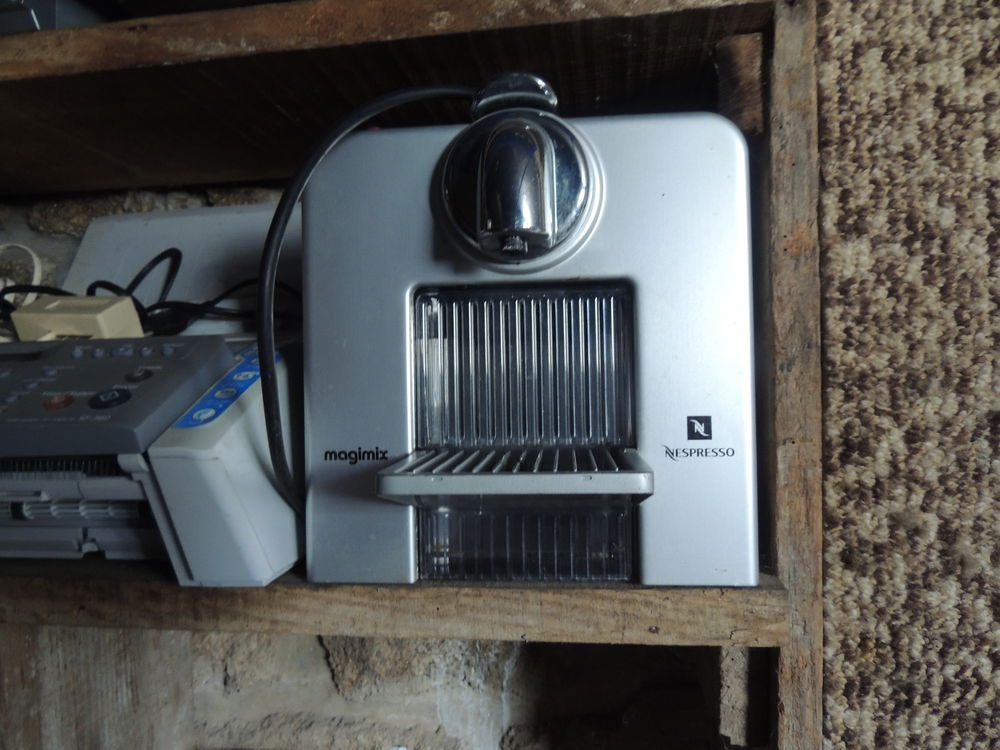 cafetiere NESPRESSO Electroménager