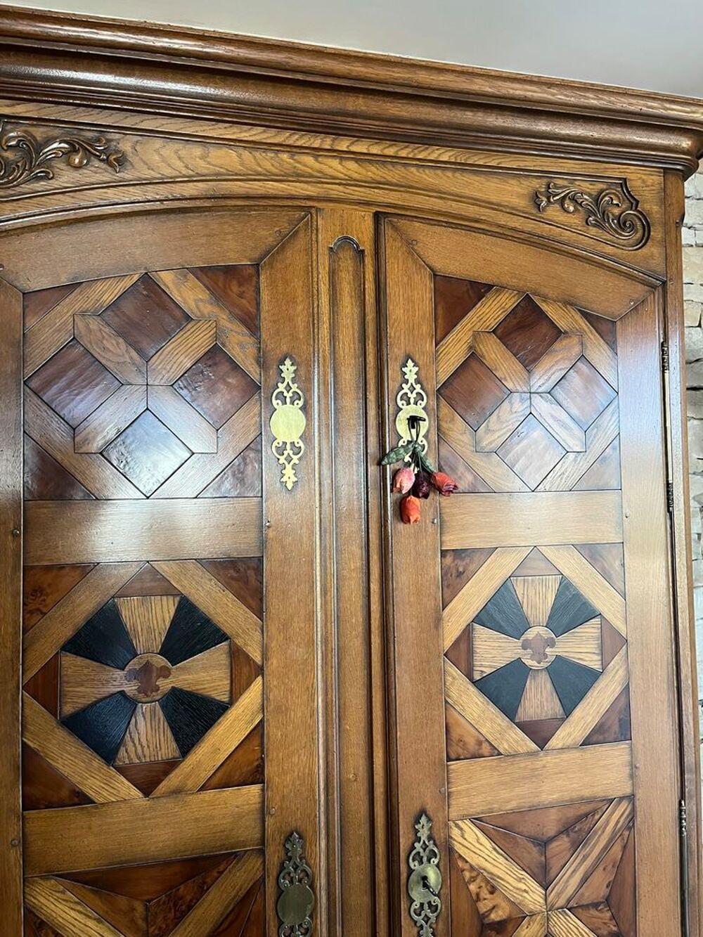 Superbe armoire parquet&eacute;e TROTEL Meubles