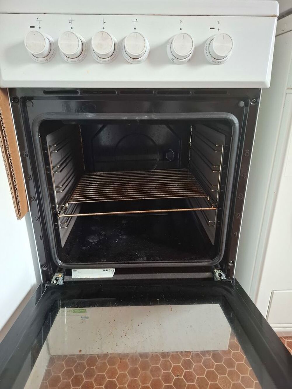 Cuisini&egrave;re &eacute;lectrique 4 plaques blanche Electroménager