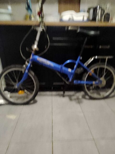 un v�lo pliant couleur bleu marque forever 29 Saint-Cyr-sur-Loire (37)